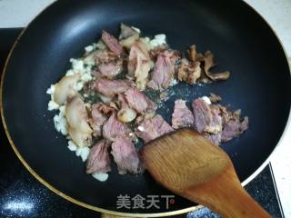 小炒猪头肉的做法步骤：5