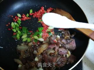 小炒猪头肉的做法步骤：7