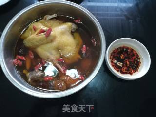 红枣桂圆炖鸡的做法步骤：1
