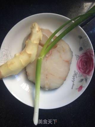 清蒸鳕鱼的做法步骤：1