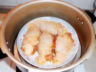 糯米咸蛋黄鸡腿包的做法步骤：5