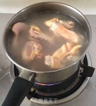 三杯鸡的做法步骤：2