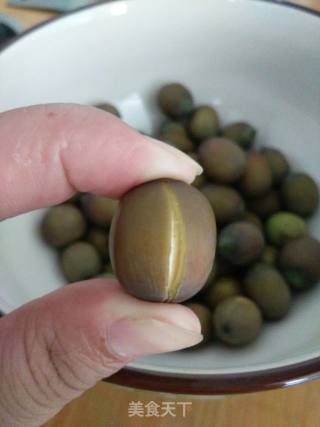 爆孜然莲子的做法步骤：3