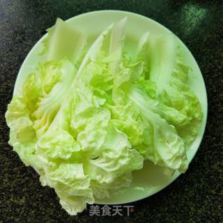 白菜肉卷的做法步骤：1