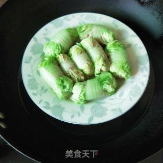 白菜肉卷的做法步骤：12