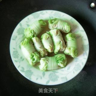 白菜肉卷的做法步骤：13