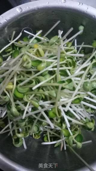 凉拌青豆芽的做法步骤：1