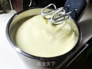 香肠咸蛋糕的做法步骤：1