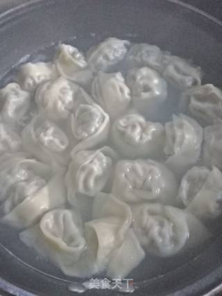韭菜猪肉馄钝的做法步骤：3