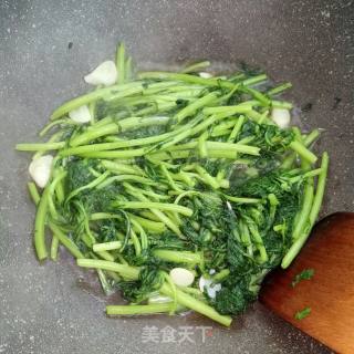 快手小炒菜：蒜蓉蒿子秆的做法步骤：6