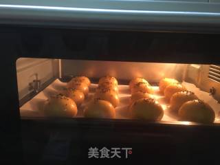 蛋黄酥雪媚娘版的做法步骤：17