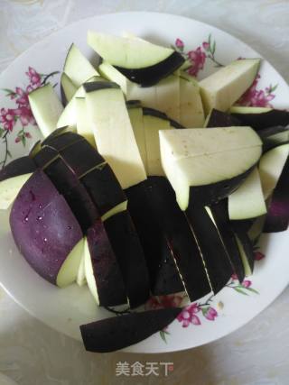 少油烧茄子的做法步骤：2
