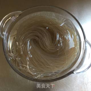 白菜木耳炒粉丝的做法步骤：4
