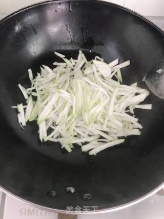 盐蛋瓠子汤的做法步骤：4