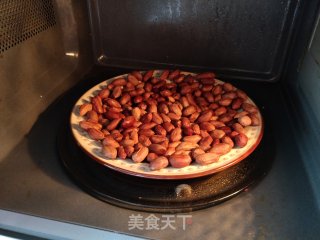 微波炉五香花生米的做法步骤：7