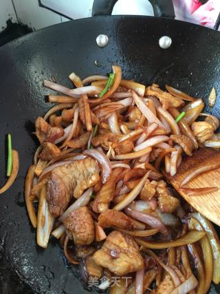 洋葱炒肉的做法步骤：9