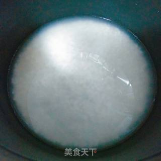 蝶豆花糯米饭的做法步骤：2