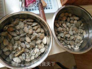 辣炒花蛤的做法步骤：1