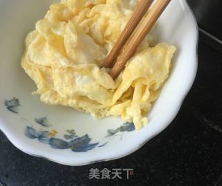 “快手小炒菜”洋葱炒鸡蛋的做法步骤：9