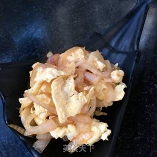 “快手小炒菜”洋葱炒鸡蛋的做法步骤：15