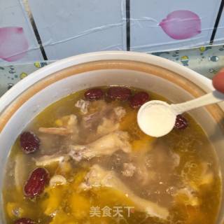 党参黄芪红枣煲鸡汤的做法步骤：3