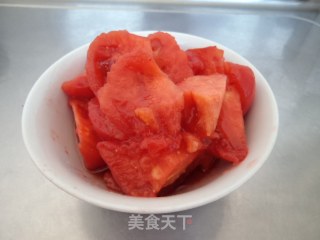 洋葱西红柿的做法步骤：2