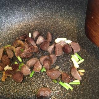 牛肉丸焖冬瓜的做法步骤：3