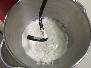 火腿肠奶酪面包的做法步骤：3