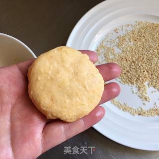 红薯芝麻小饼的做法步骤：6