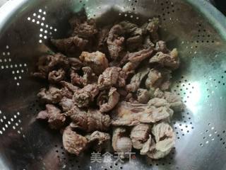 家常菜一一胡萝卜烧牛腩的做法步骤：3