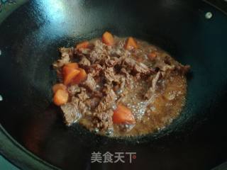 家常菜一一胡萝卜烧牛腩的做法步骤：9