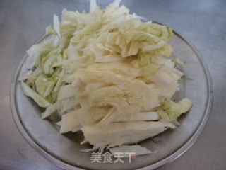 杏鲍菇炒圆白菜的做法步骤：3