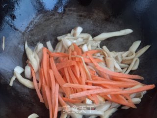 杏鲍菇炒圆白菜的做法步骤：5