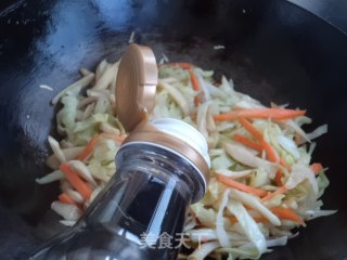 杏鲍菇炒圆白菜的做法步骤：8