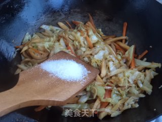 杏鲍菇炒圆白菜的做法步骤：9