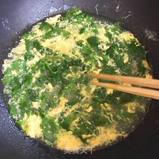 芹菜叶蛋花汤的做法步骤：7