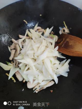 快手小炒菜  茭白炒肉的做法步骤：5