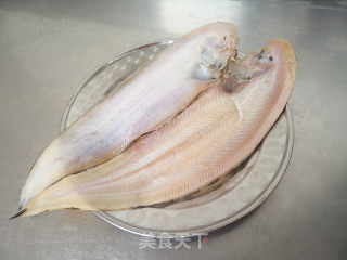 比目鱼烧腐竹的做法步骤：2