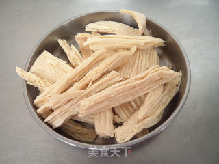 比目鱼烧腐竹的做法步骤：8