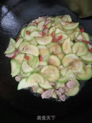 西葫芦炒肉的做法步骤：5