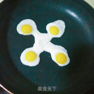 快手早餐——煎鹌鹑蛋的做法步骤：1