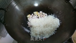 香芋鸡腿砂锅饭的做法步骤：2
