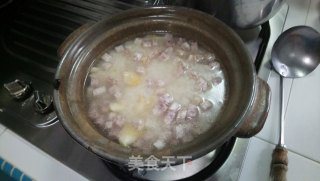 香芋鸡腿砂锅饭的做法步骤：3
