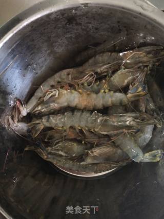 椒盐虾的做法步骤：1