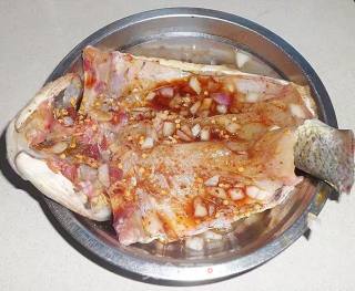香烤鱼的做法步骤：1