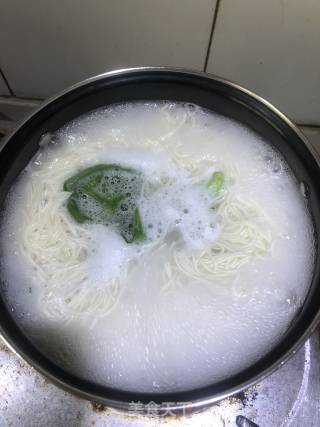 冬瓜排骨面的做法步骤：3