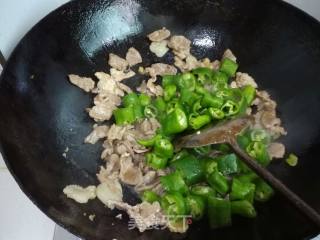#快手小炒菜#尖椒炒肉的做法步骤：7