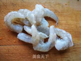 奶酪鲜虾时蔬蛋肠的做法步骤：1