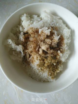 剩米饭锅巴的做法步骤：2