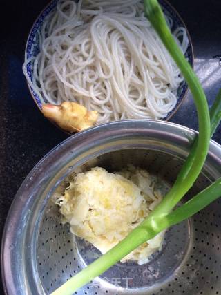 酸菜炒粉条的做法步骤：2